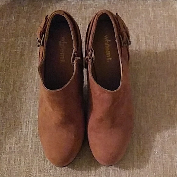 White Mountain Shoes - White MT Snappy high heeled bootie 7 1/2 M